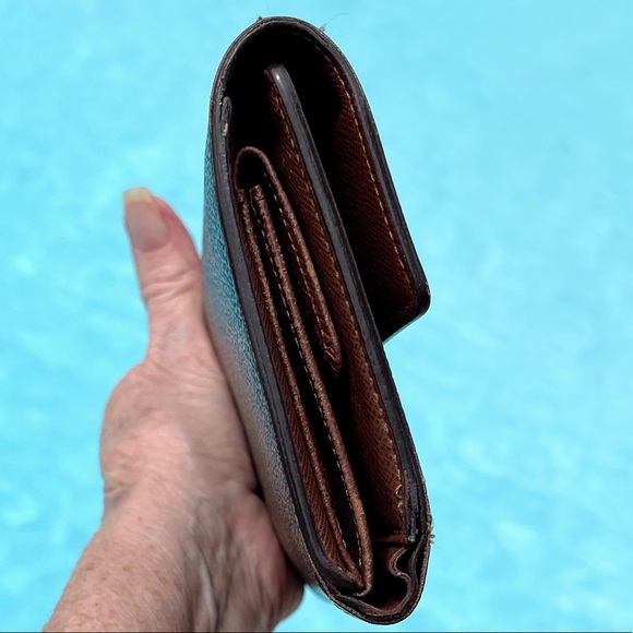 Authentic LOUIS VUITTON Vintage Unisex Signature Wallet - Picture 10 of 12